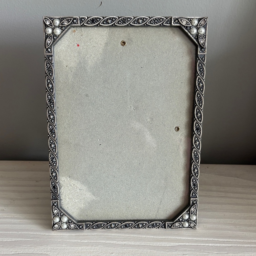 Ornate Silver, Marcasite, & Pearl Accent Photo Frame - Holds‎ 5” x 7” Photo